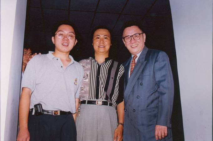 香港知名音乐人黄沾先生与创作人邓耀邦合影